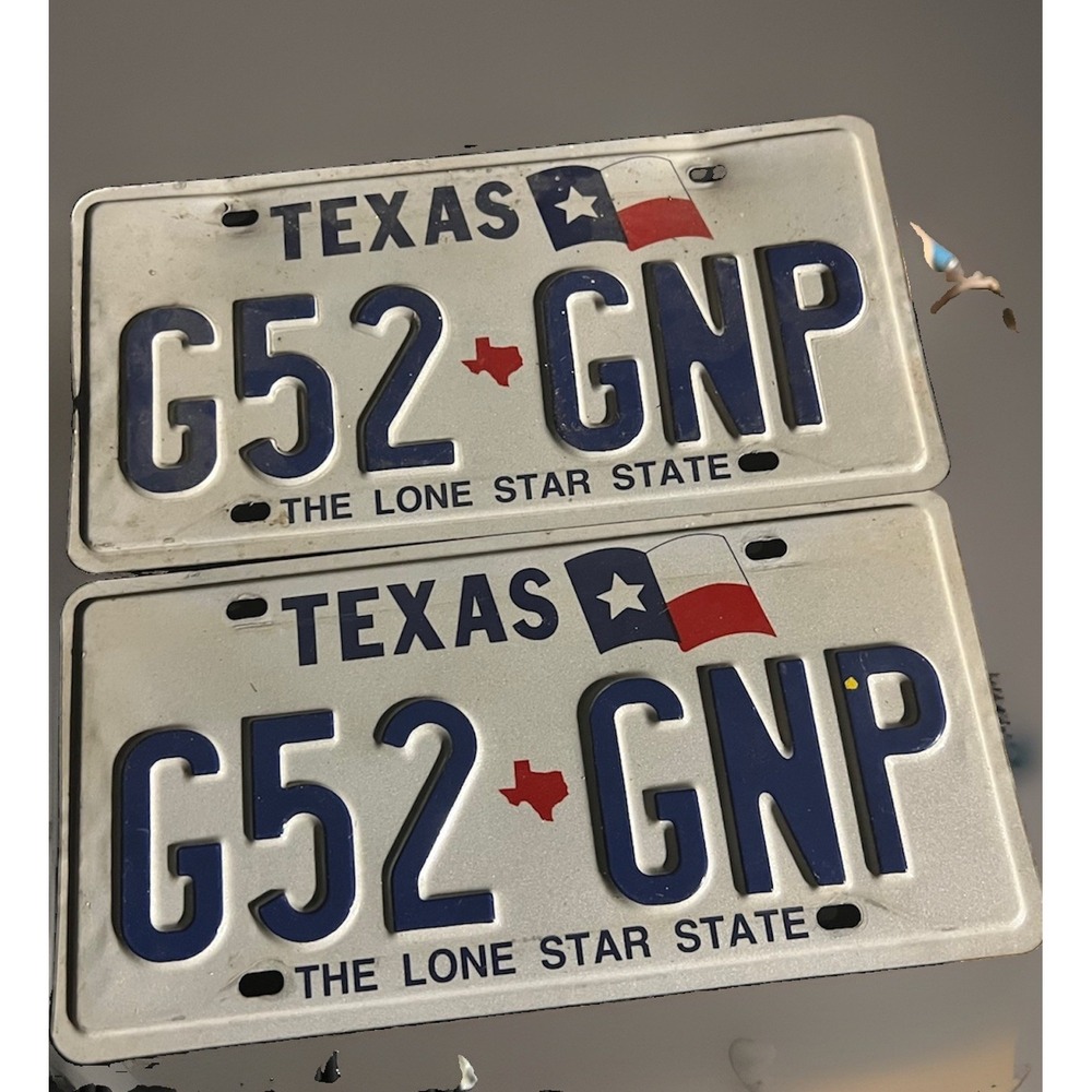 VTG Texas License Plates Pair Plate # G52 GNP 1994 Texas Flag Garage Bar Decor